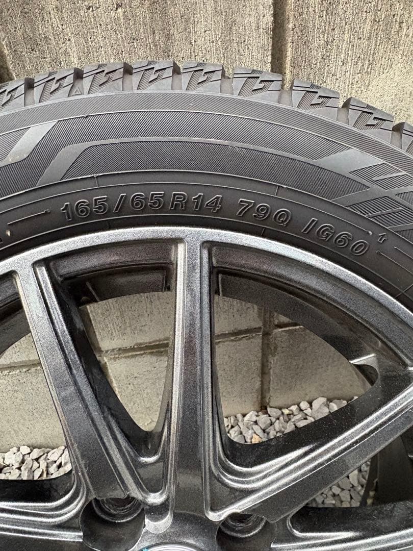 スタッドレスタイヤホイル付き２本