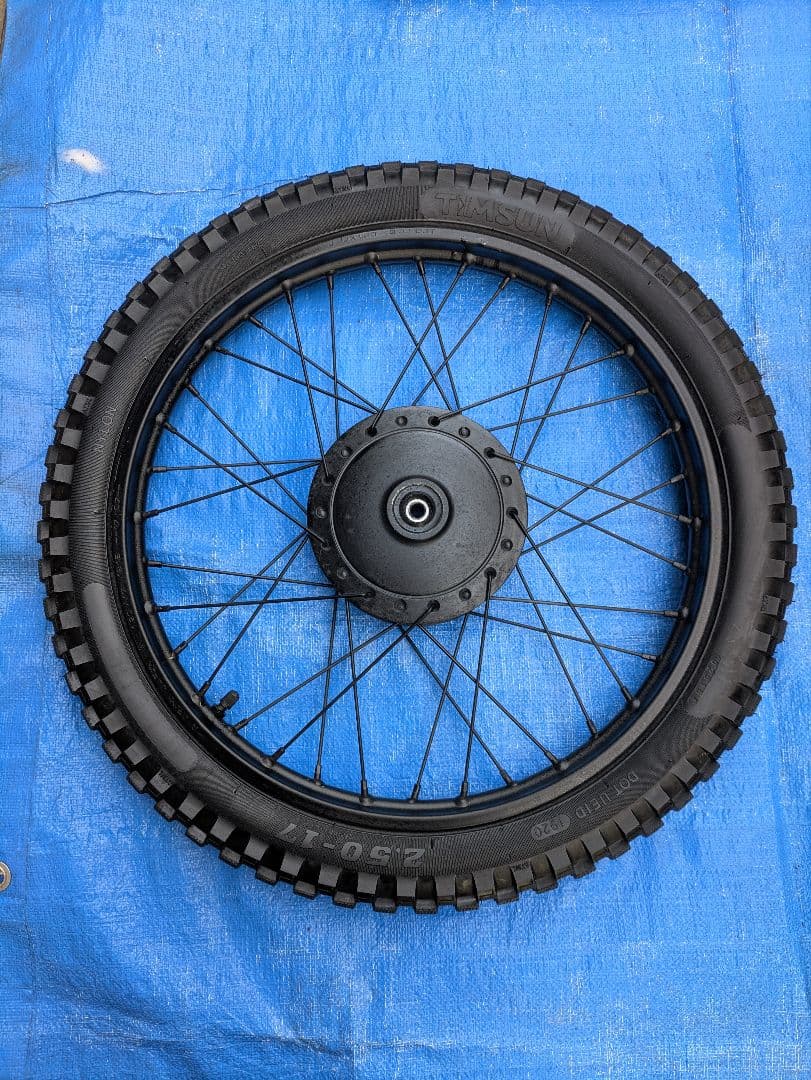 スーパーカブ　ホイール　オフロードタイヤ 2.50-17