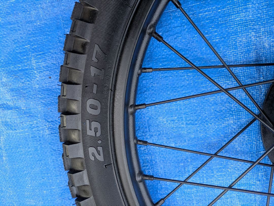 スーパーカブ　ホイール　オフロードタイヤ 2.50-17