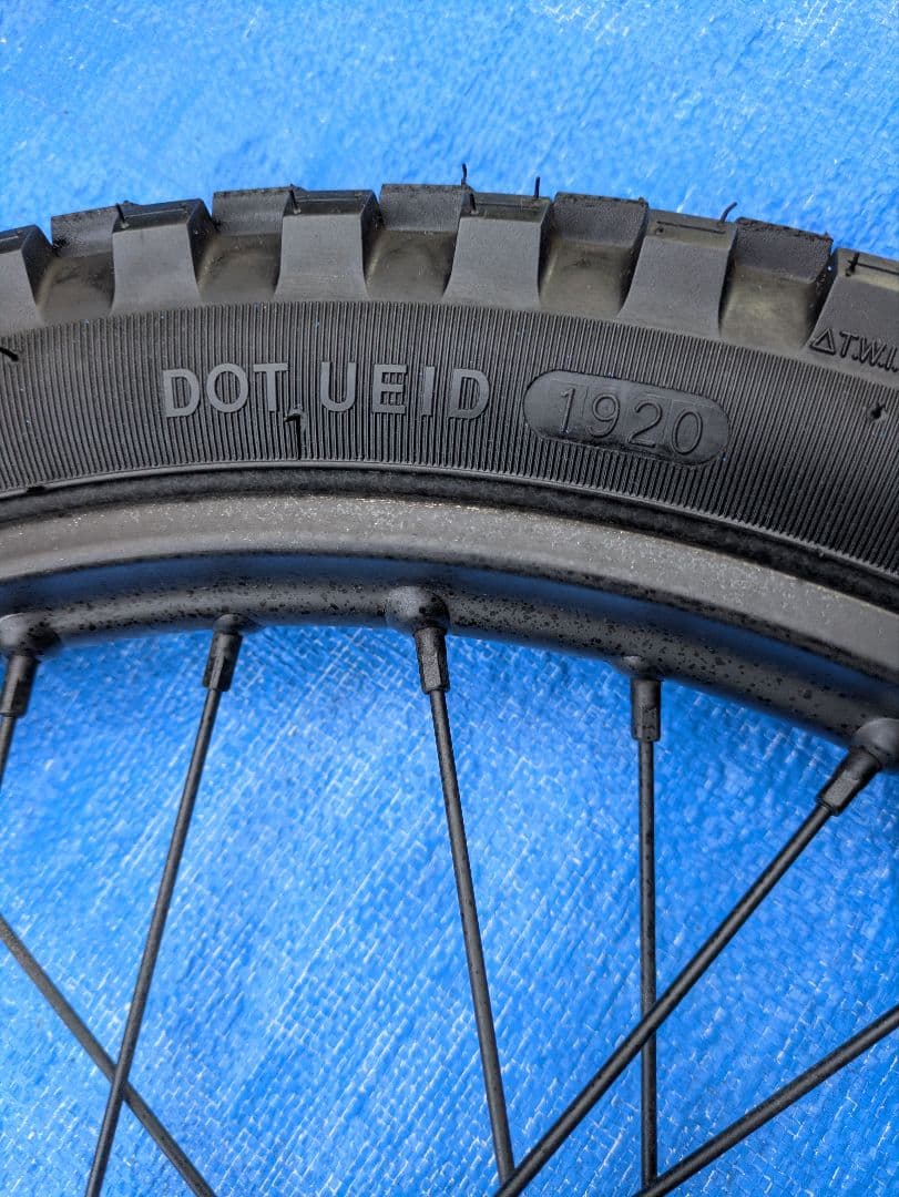 スーパーカブ　ホイール　オフロードタイヤ 2.50-17