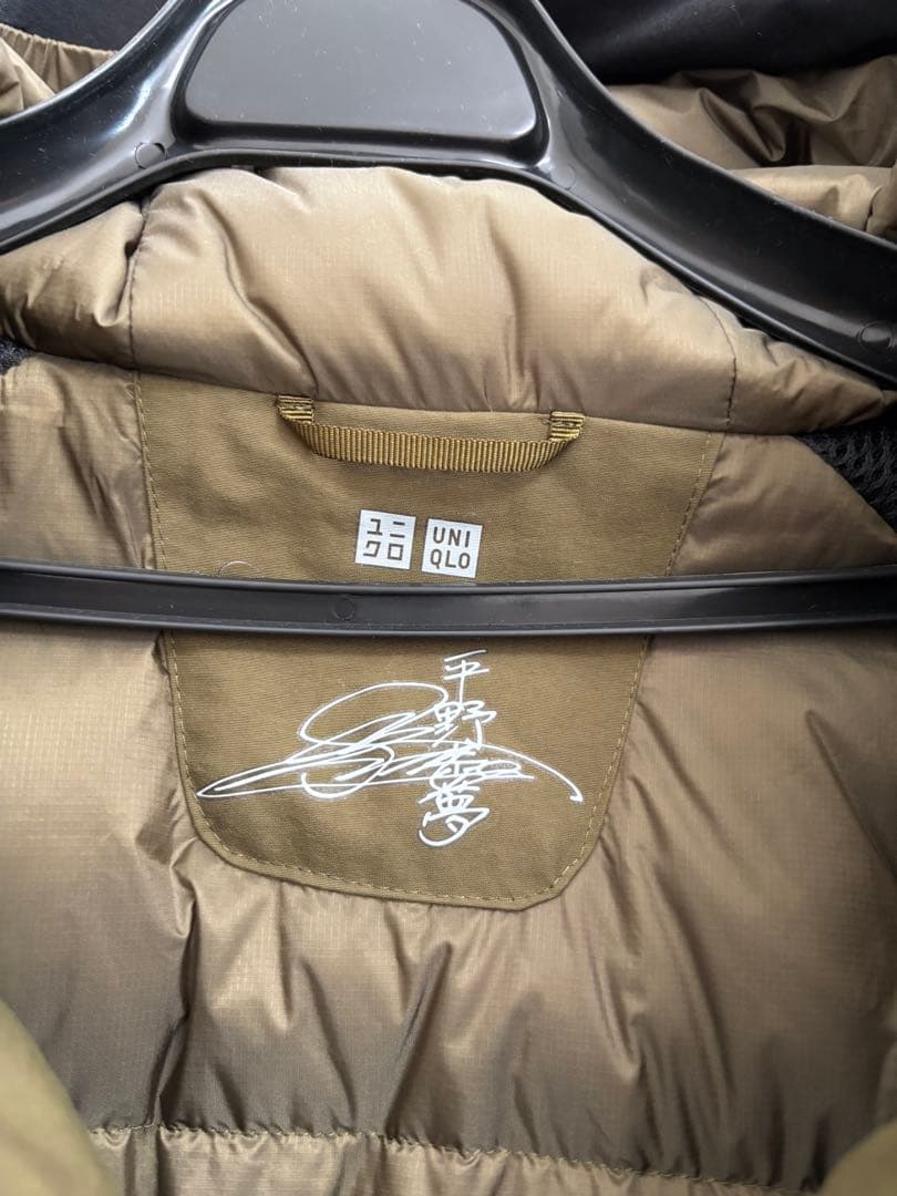 新品未使用　ユニクロ　ハイブリッドダウンスノーボードパーカ　オリーブ　Mサイズ
