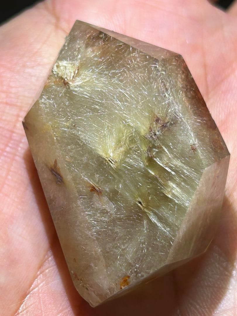 ☆別格高級品！エンジェルヘア　ガーデン　ルチル 原石　六角柱　福財龍王秘宝①