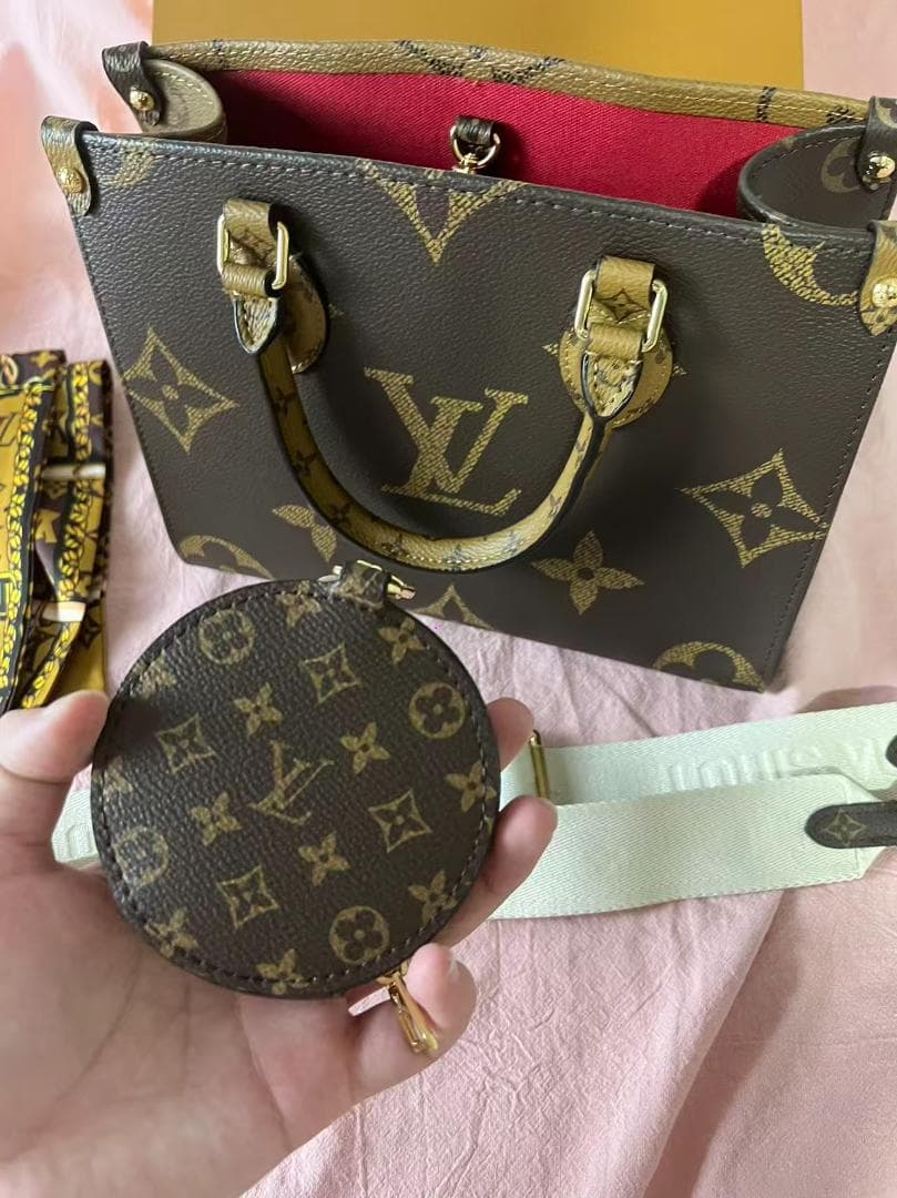 Louis Vuitton オンザゴー バッグ