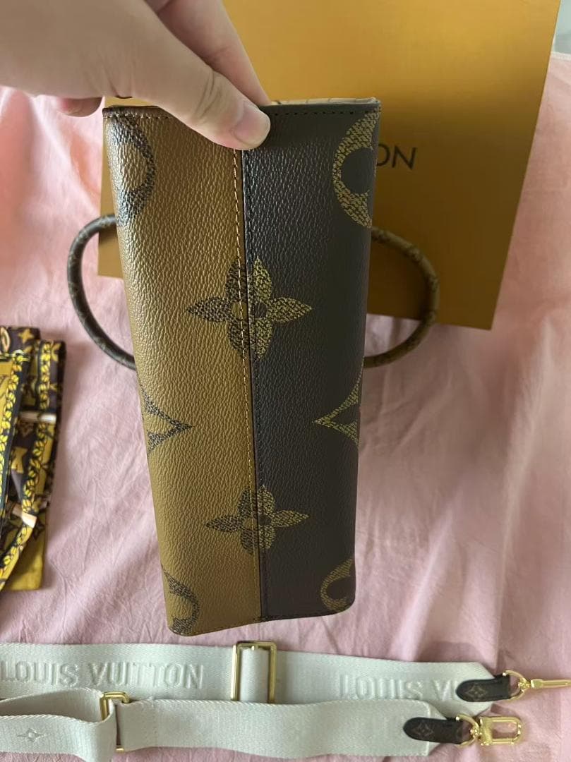 Louis Vuitton オンザゴー バッグ