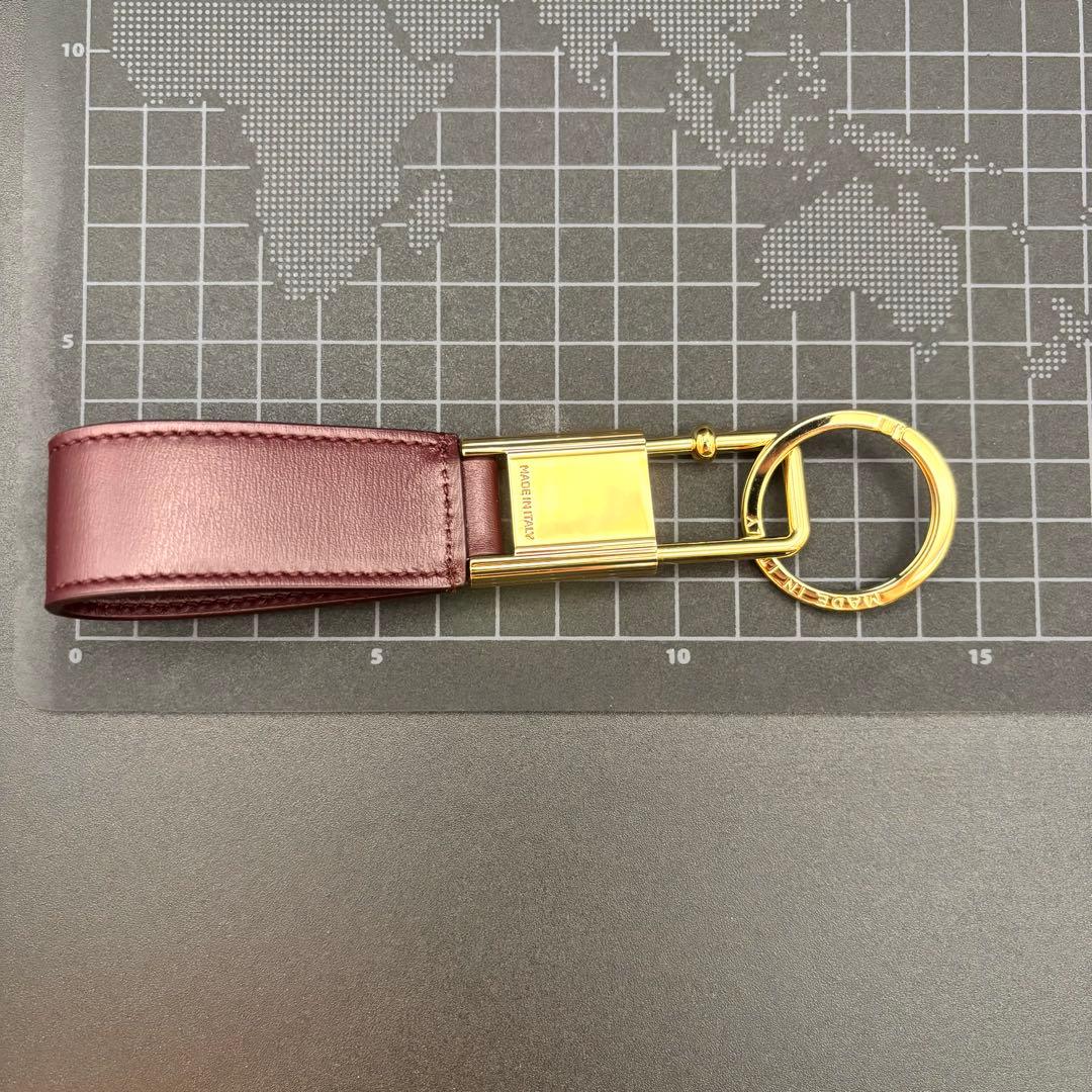 新品未使用✨24SS フェラガモ キーリング レザー ゴールド×ボルドー 箱付き