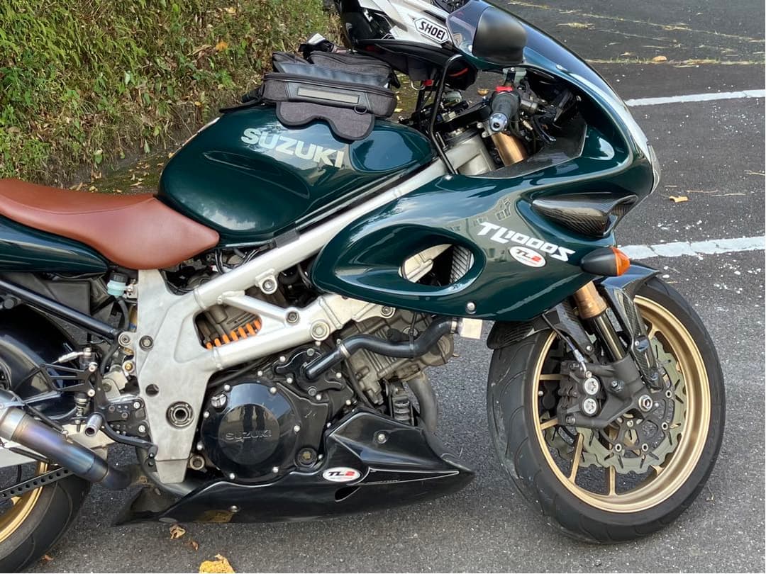 スズキTL1000S FRP アンダーカウル　skidmarx ベリーパン