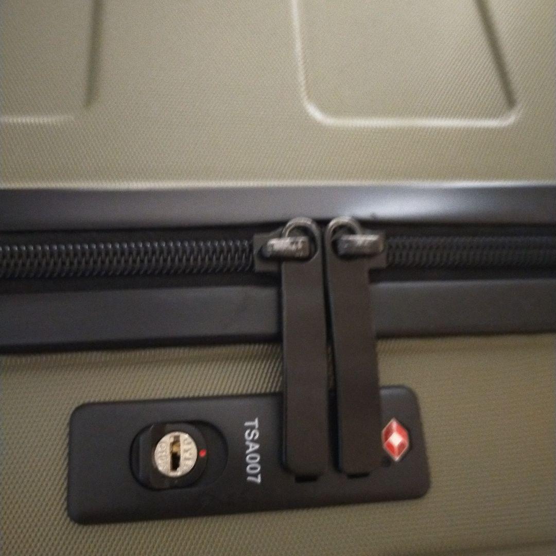 無印良品ハードキャリー87L限定色カーキ 4輪