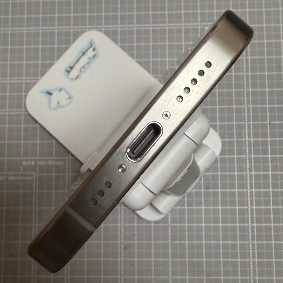 iPhone15 Pro 128GB ホワイトチタニウム バッテリー97%