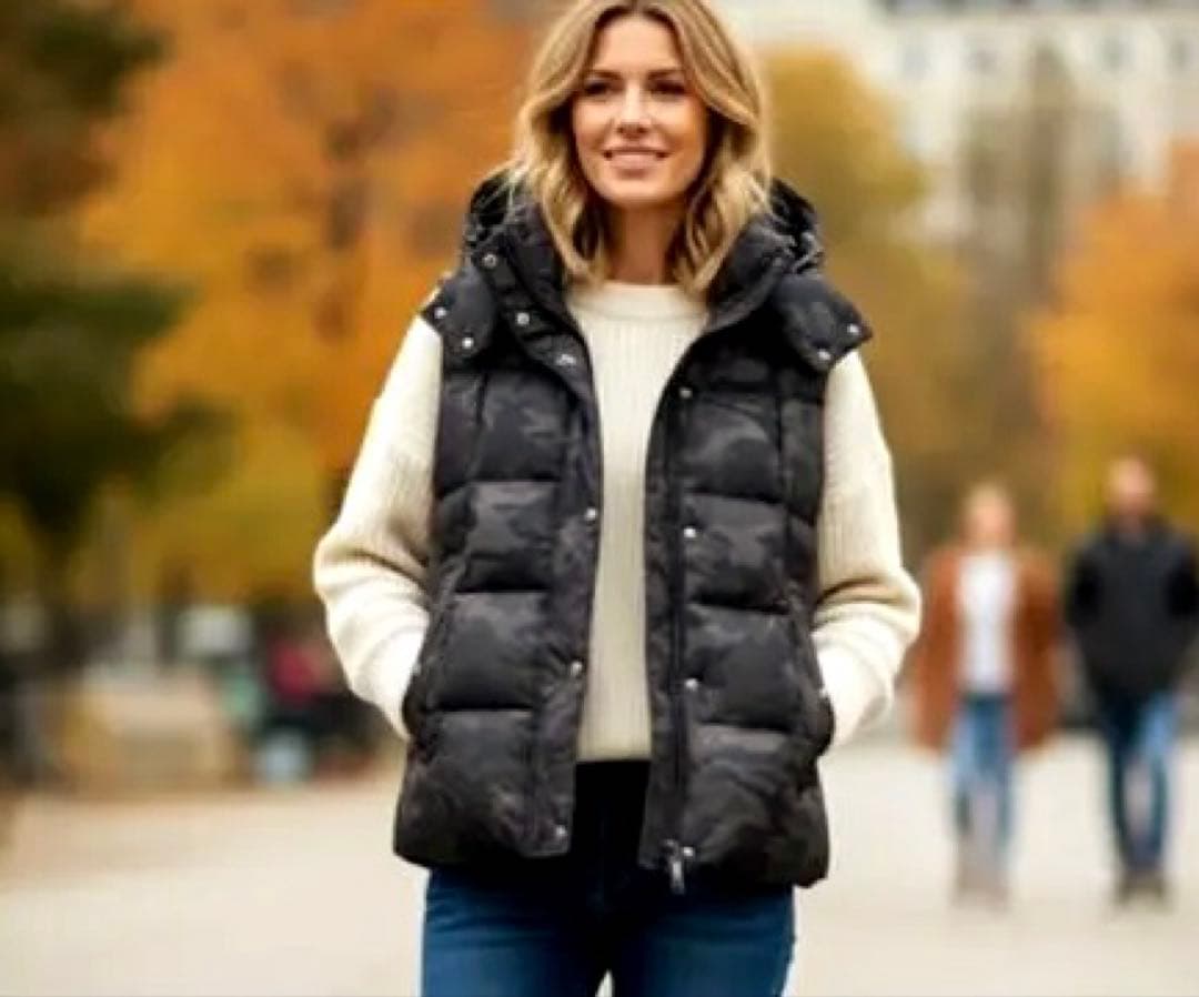 極美品 正規品 お勧め！タトラスダウンベストレデイースM 迷彩柄 ふわふわ 軽量