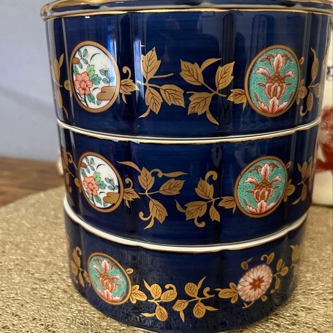 有田焼　清右衛門　三段重　古伊万里文様　金彩