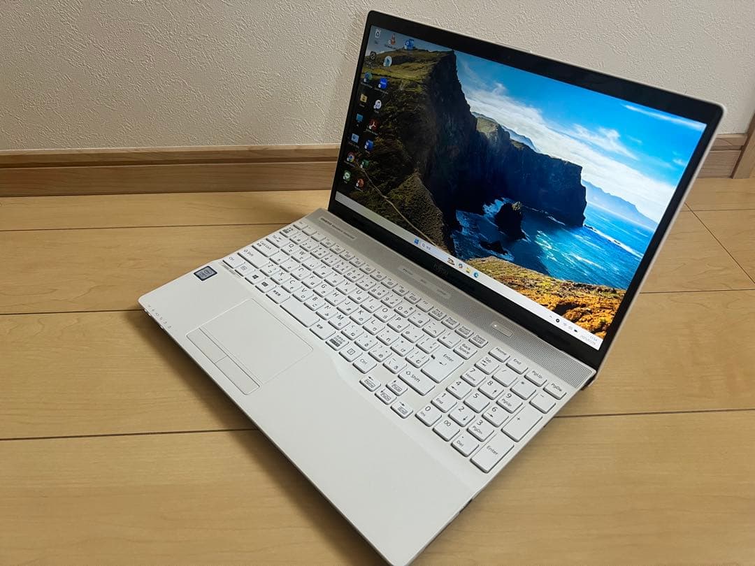 富士通 FMV AH45/C2 Core i3 高速SSD Windows11