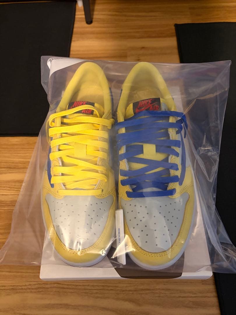 靴 Travis Scott Nike Air Jordan 1 Canary