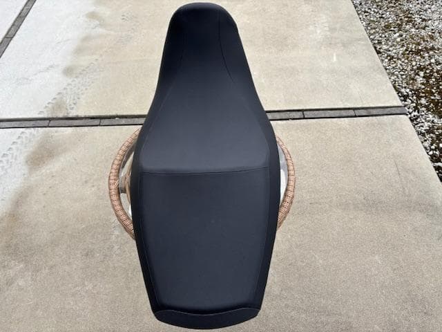 Vストローム650XT　純正ローシート（45100-28K51-BGP)