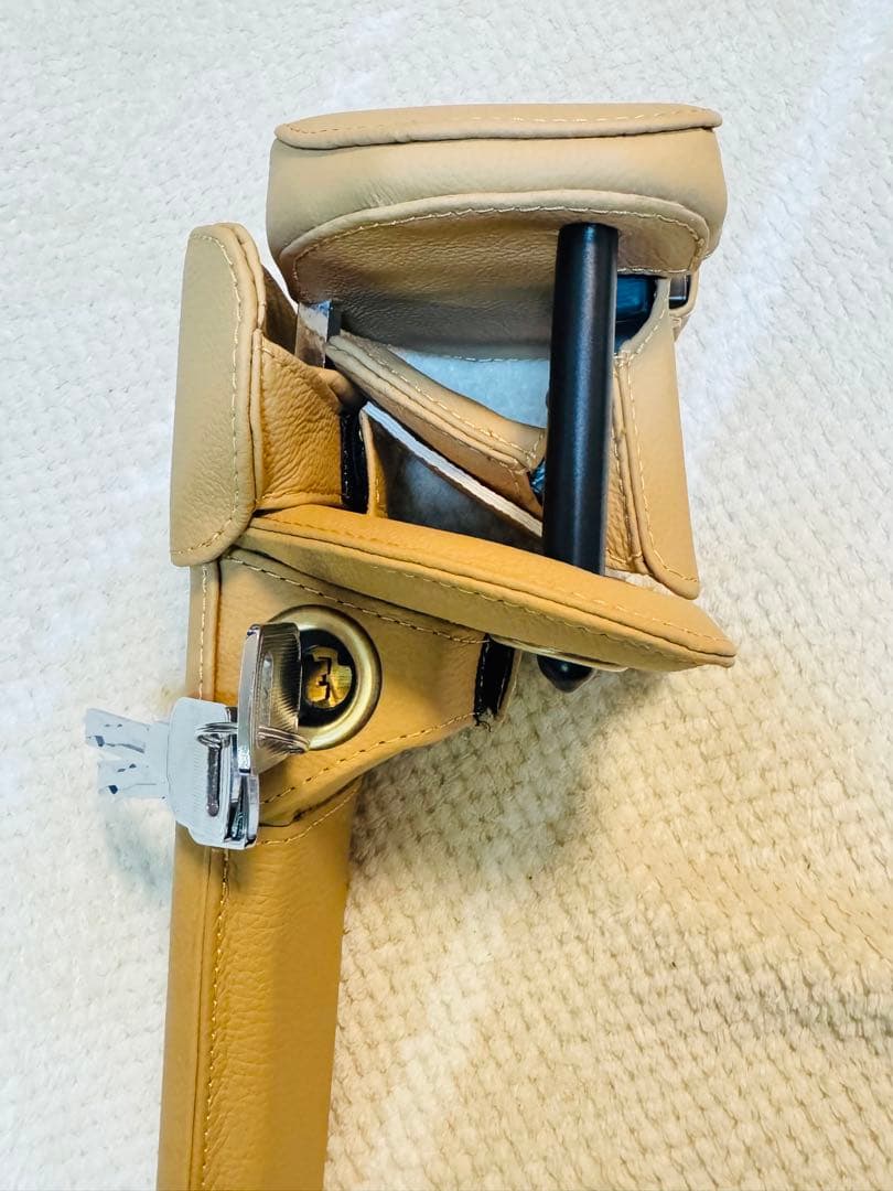 【新品未使用】TOM’S トムス ステアリングロック ベージュ