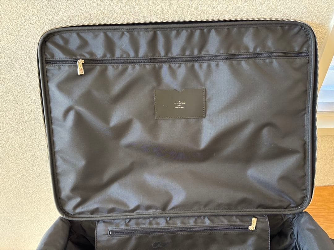 Louis Vuitton ルイヴィトン　タイガ キャリーバッグ　ブラック