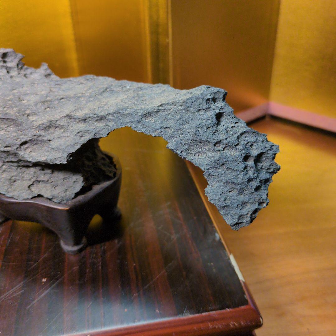 水石 天然石 約840g 原石 鑑賞石 自然石 木製専用台座付き 希少 レア