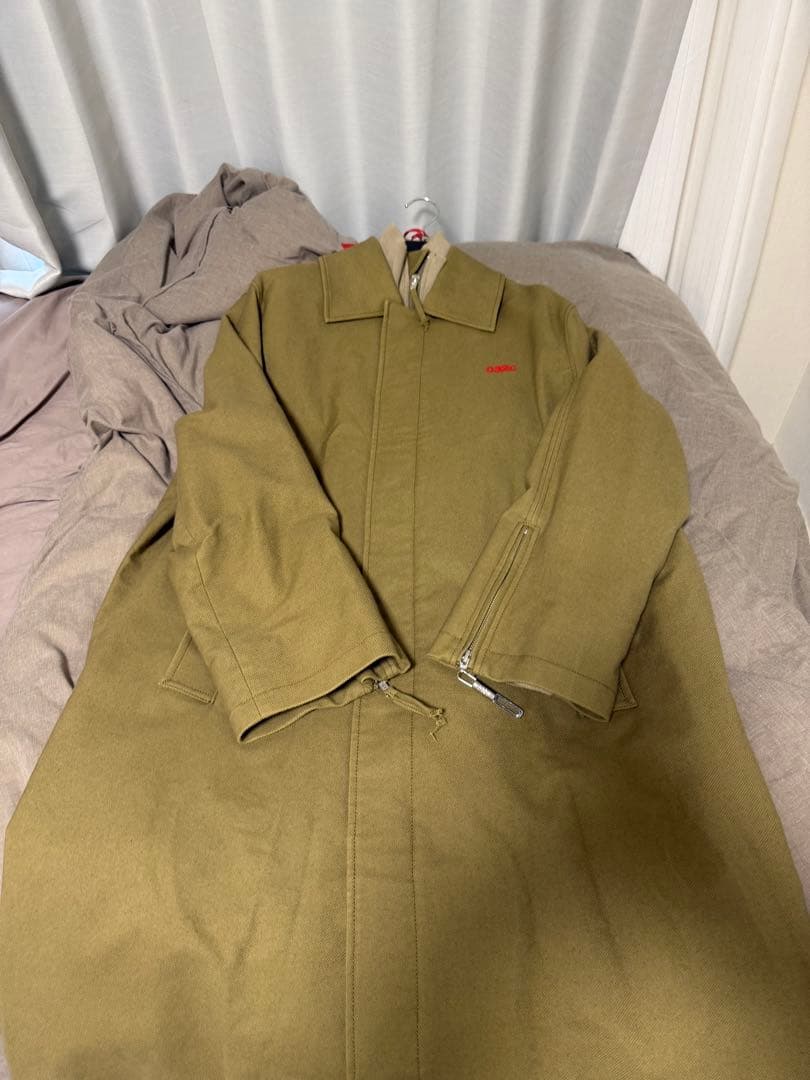 032c トレンチコート オリーブ