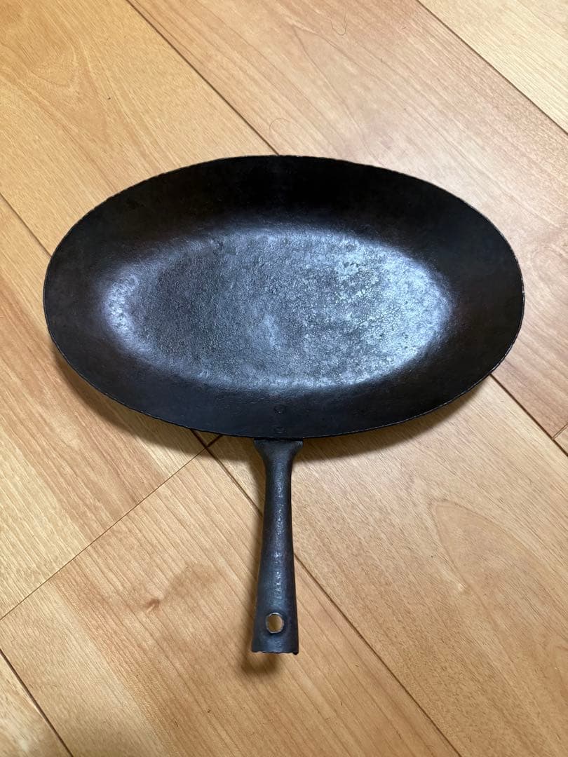 成田理俊　フライパン　オーバル