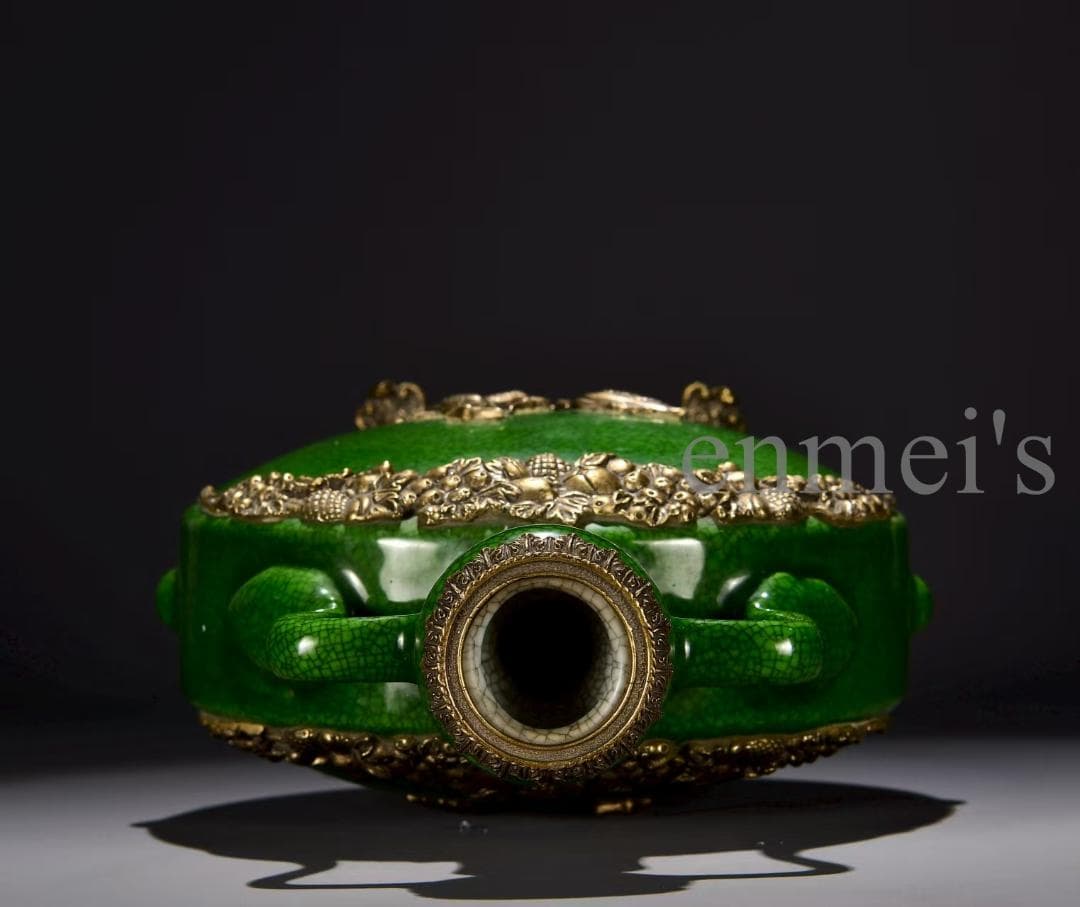 【時代の彩】中国古美術 清・乾隆 豆青釉 鶴の措金銅嵌扁瓶 花瓶 古陶磁 時代物