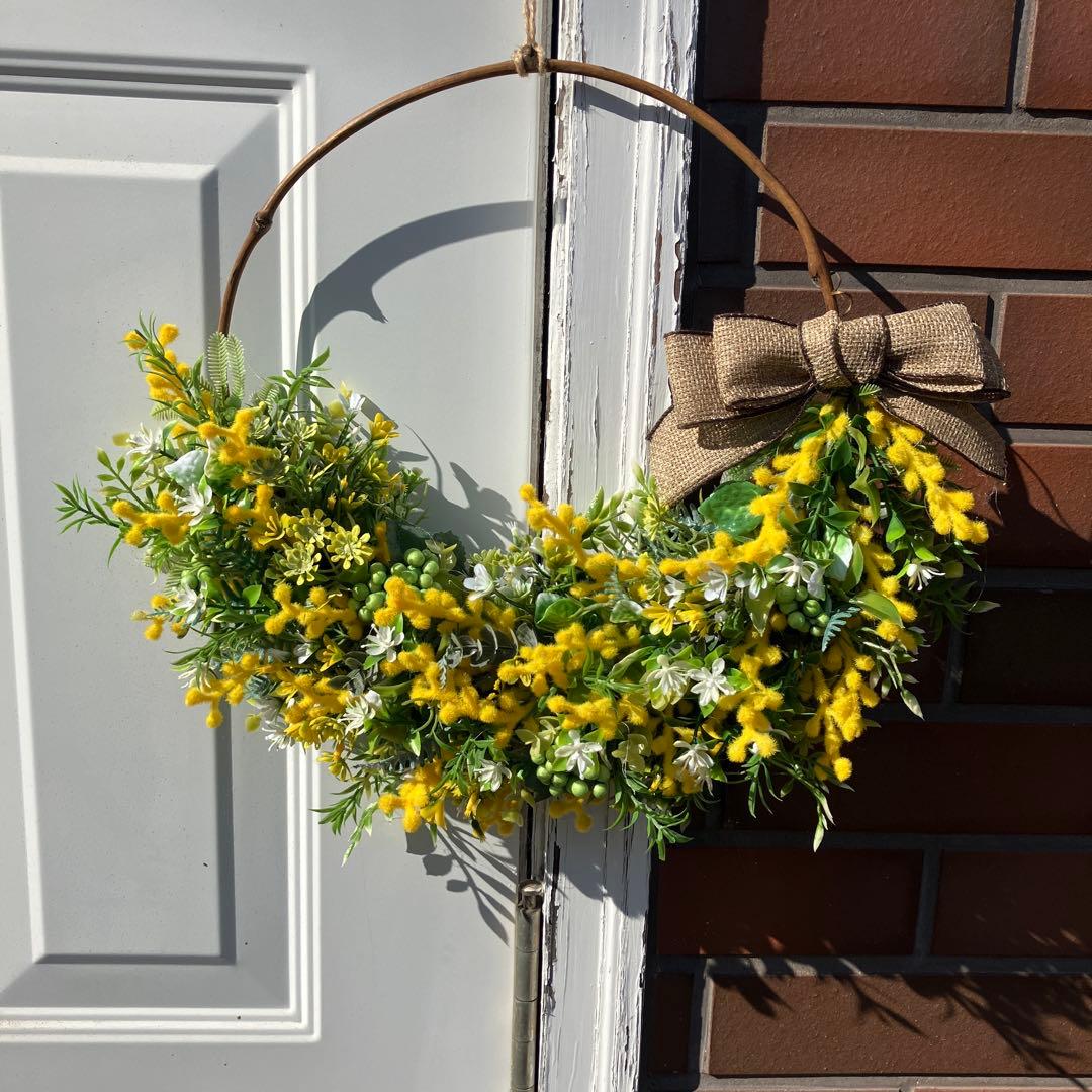 みぃです。もふもふミモザと麻リボンのリース・シフォンリボンのリース 2点