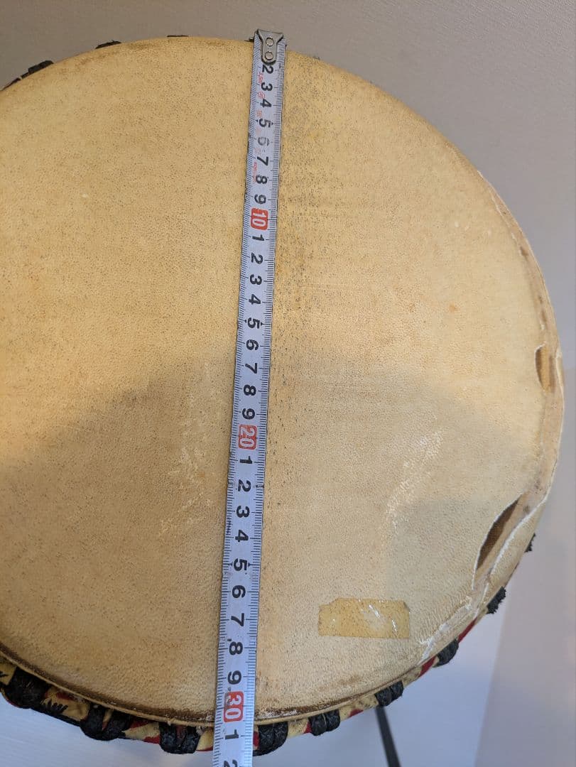 現状渡し　ジャンベ　31cm　皮破れ有り　ケース付き