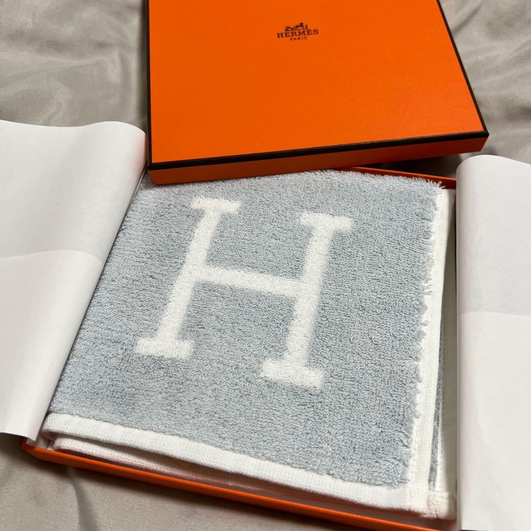 新品未使用タグ付き　HERMES エルメス　タオルハンカチ Hロゴ