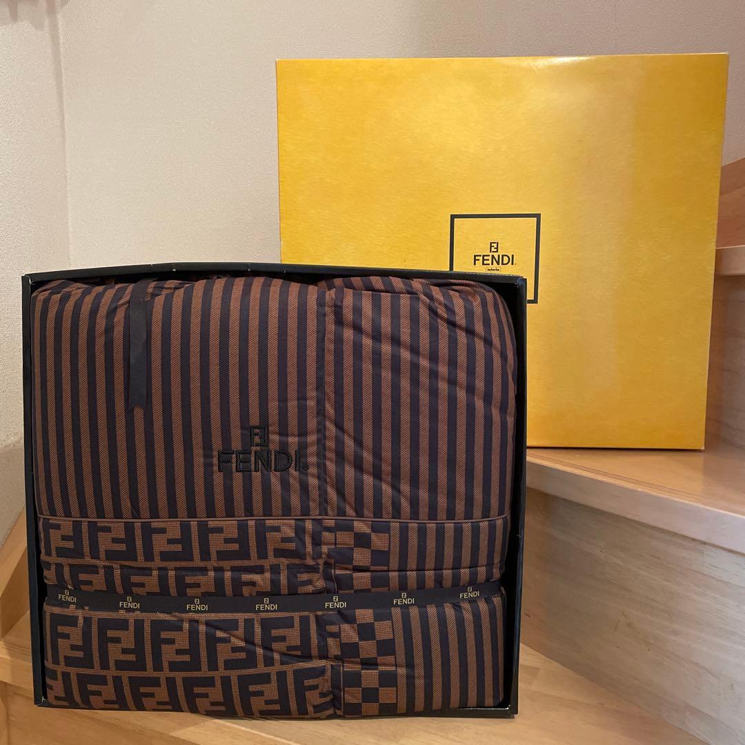 FENDI 羽毛肌掛け布団 ズッカ柄 ブラウン/ブラック