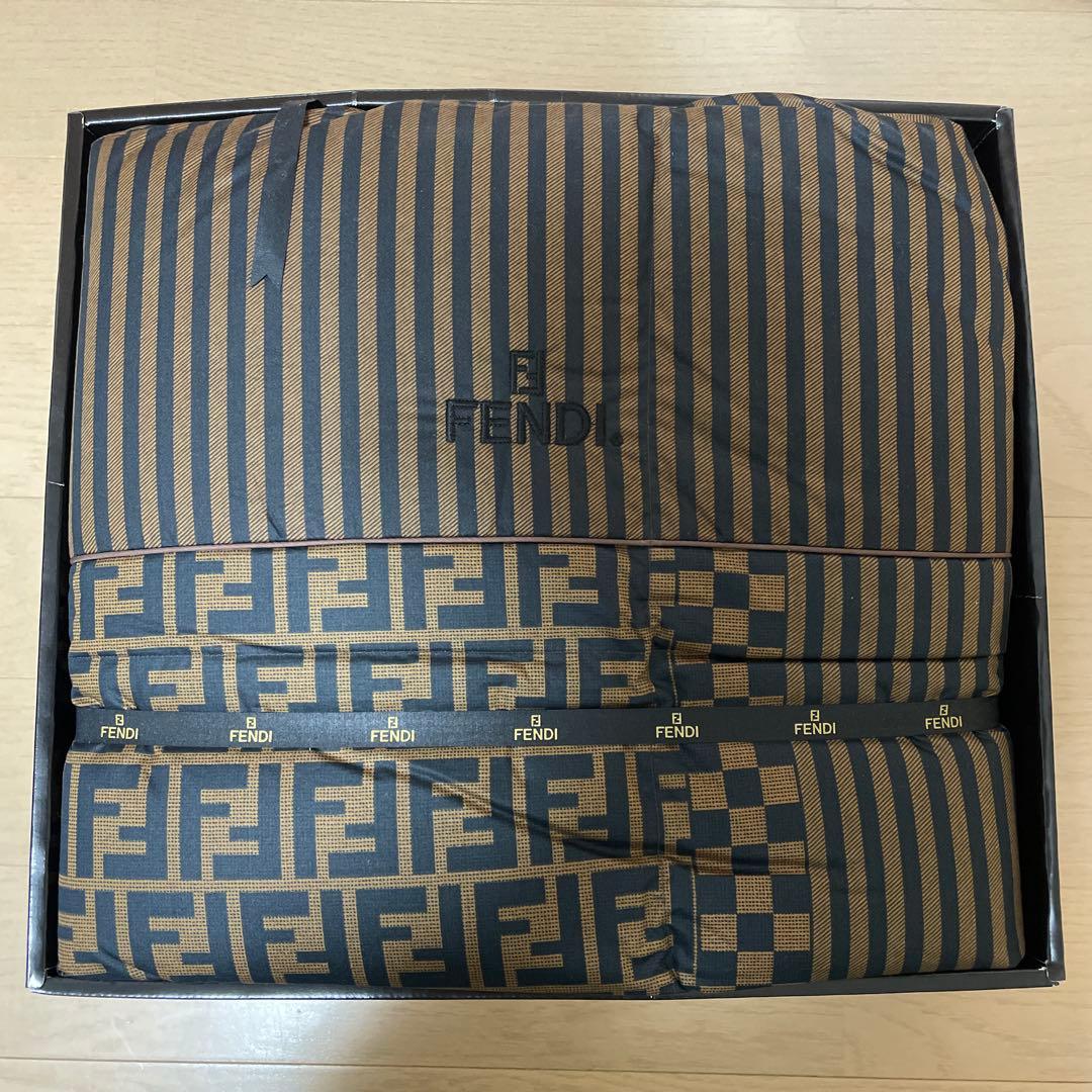 FENDI 羽毛肌掛け布団 ズッカ柄 ブラウン/ブラック