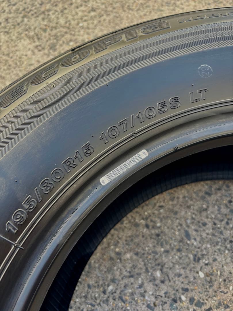 【送料込】ハイエース(200系) 新車外し 純正タイヤ 2025年製ブリヂストン