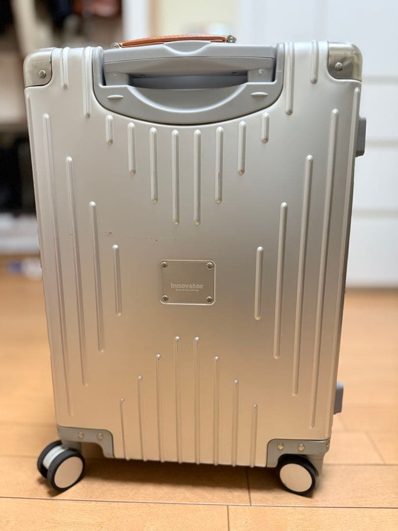 イノベーター　innovator INV1811 36L アルミ製スーツケース