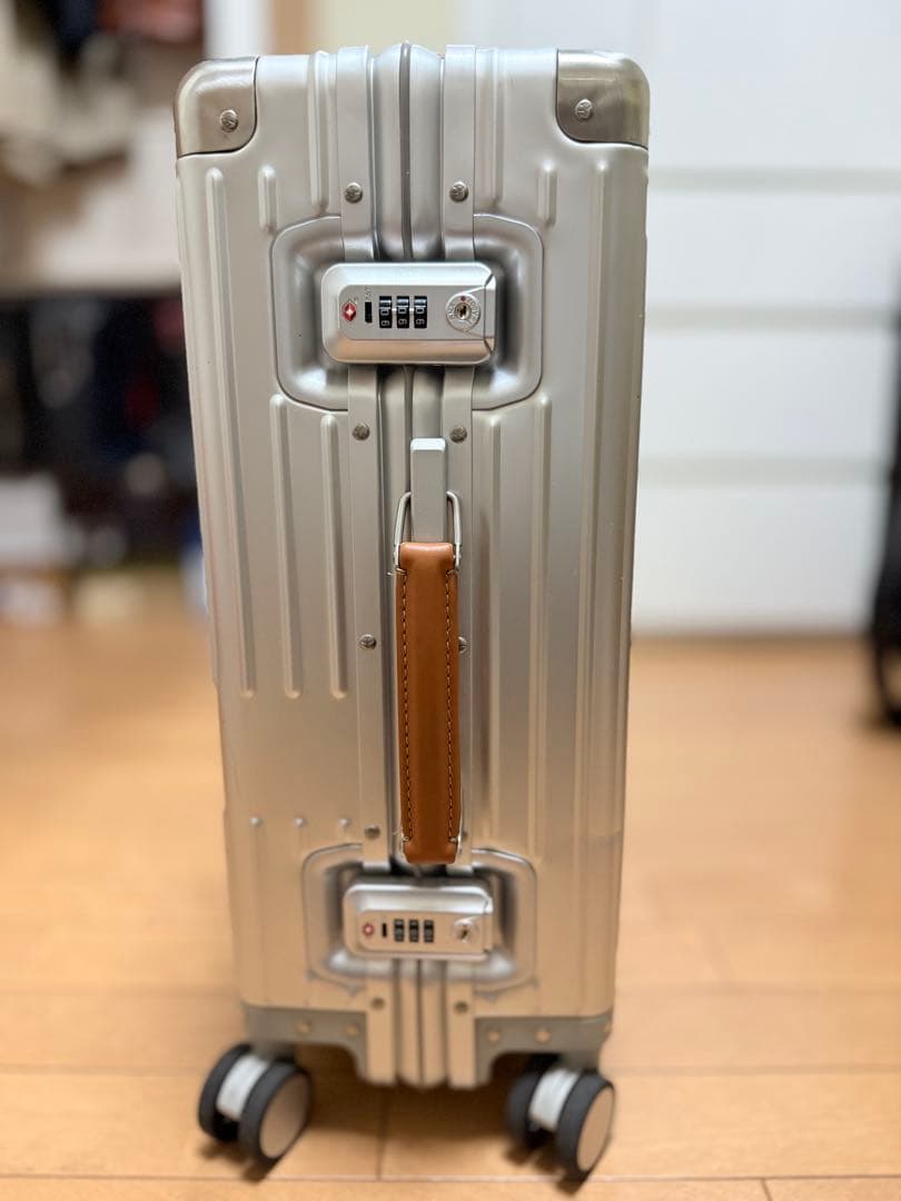 イノベーター　innovator INV1811 36L アルミ製スーツケース