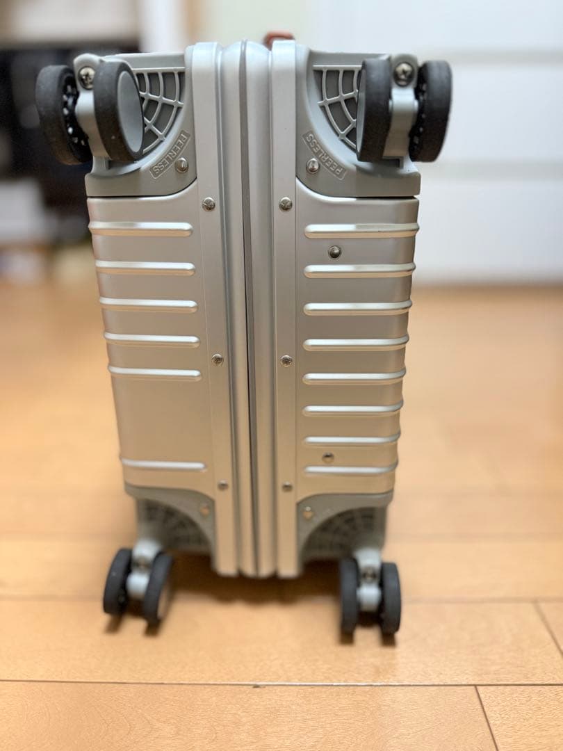 イノベーター　innovator INV1811 36L アルミ製スーツケース