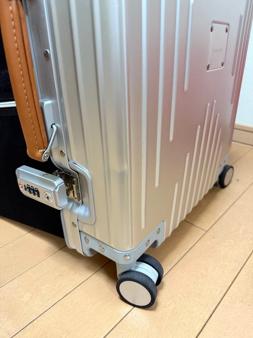 イノベーター　innovator INV1811 36L アルミ製スーツケース