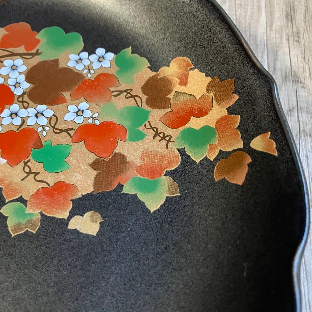 3F 【美品】九谷焼 廣斎 飾皿 大皿 盛皿 蔦 金彩 伝統工芸 黒地 華やか