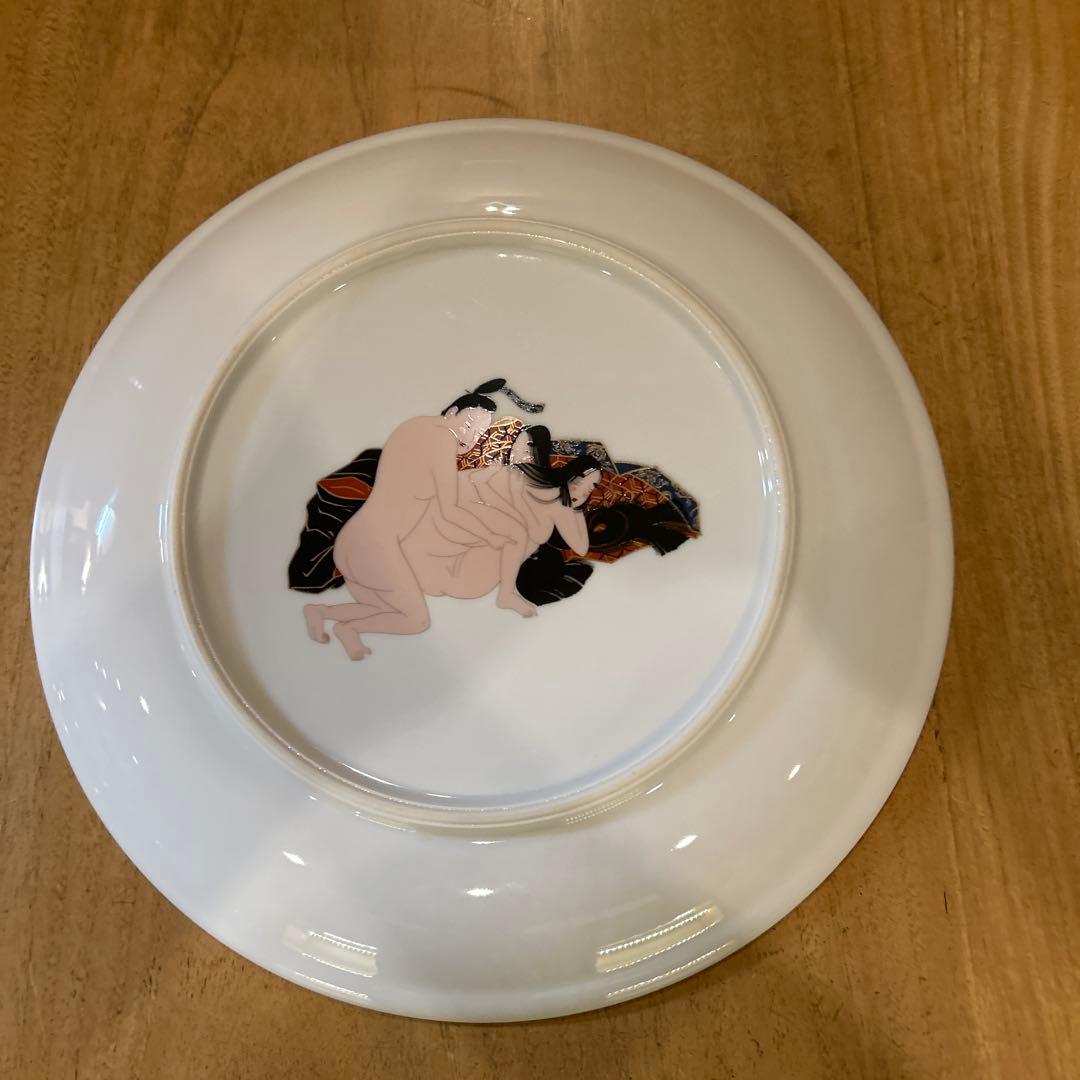 有田焼　古伊万里　裏面春画飾皿　赤絵　大皿