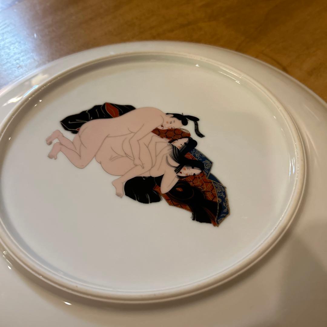 有田焼　古伊万里　裏面春画飾皿　赤絵　大皿