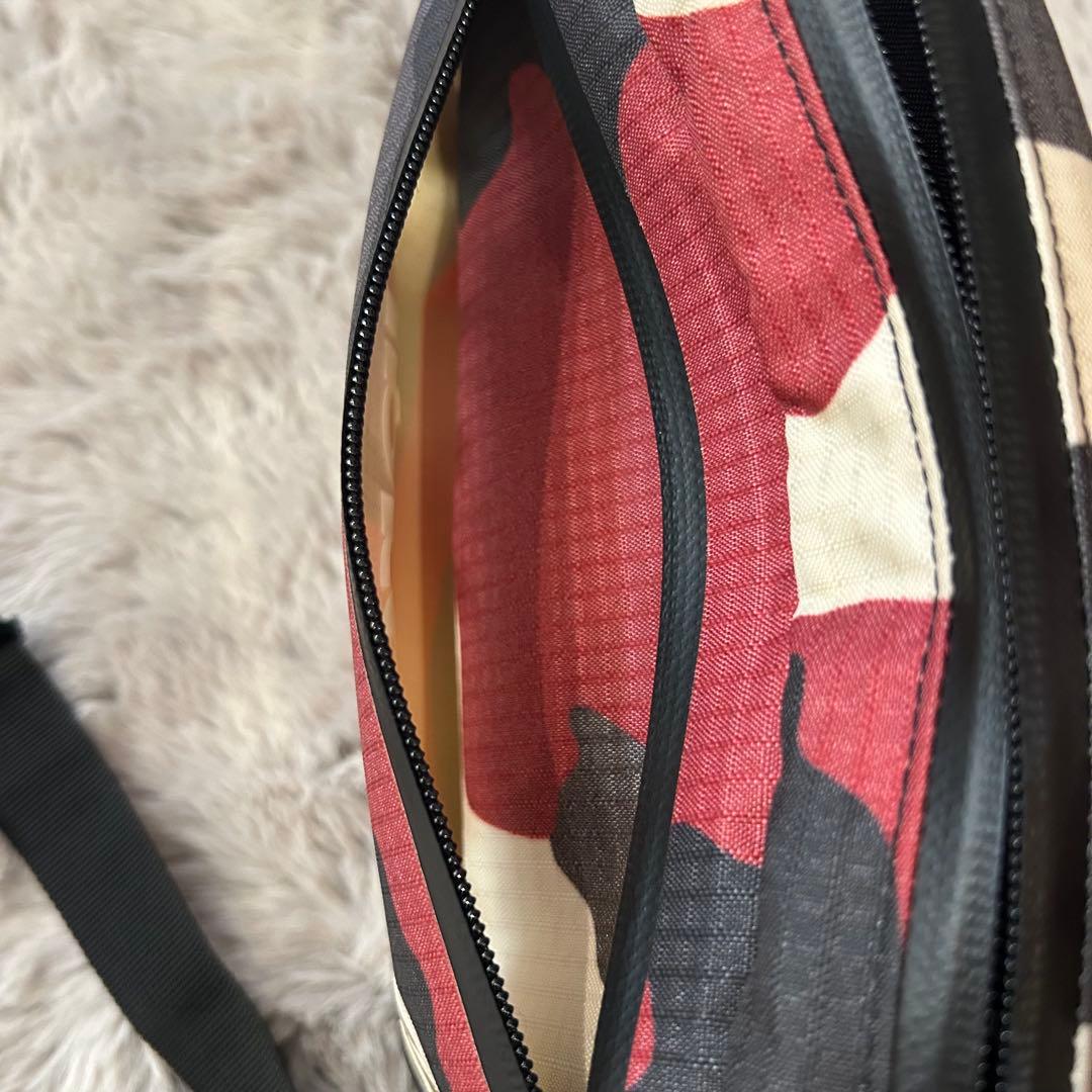 完売品　シュプリーム ウエストバッグ レッドカモ 迷彩 ボディバッグ 赤　希少