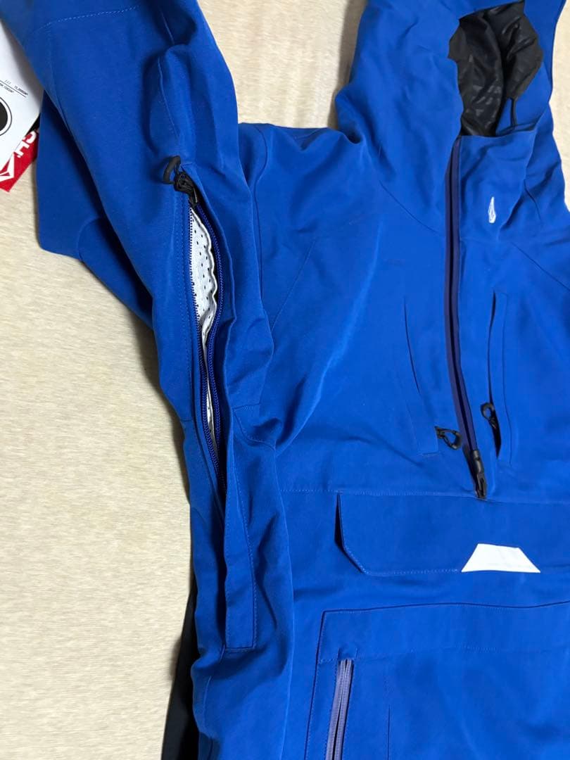 美品　VOLCOM スノーボードウェア 上下セット