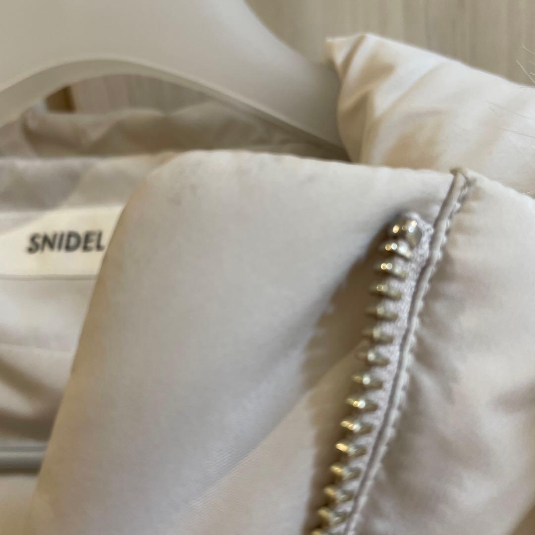 スナイデル　西川フードファーショートダウン