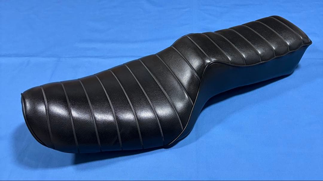 ハーレー　スポーツスター用　シート　〜03