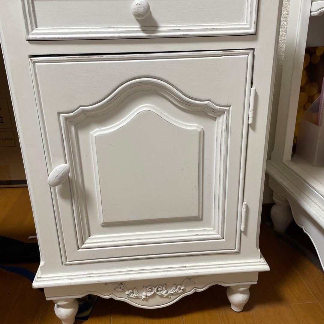 フレンチシャビー ホワイトキャビネット