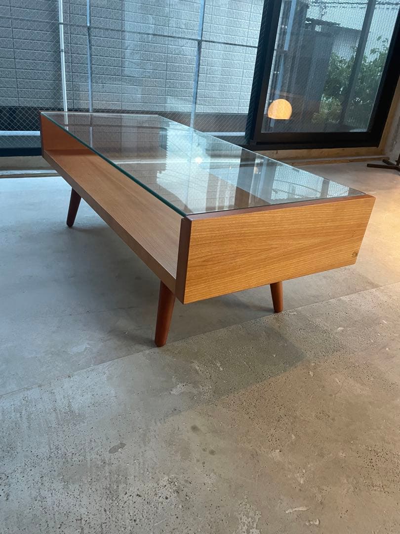 サイドテーブル