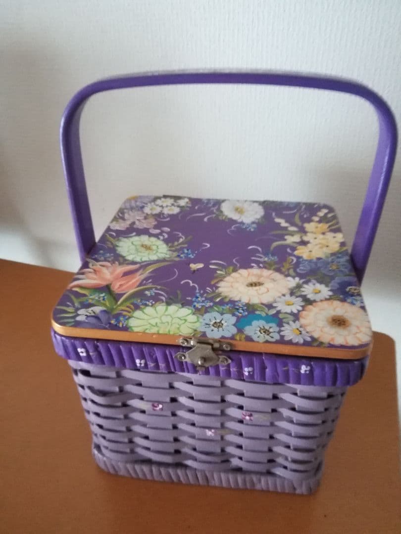 藤のバスケット