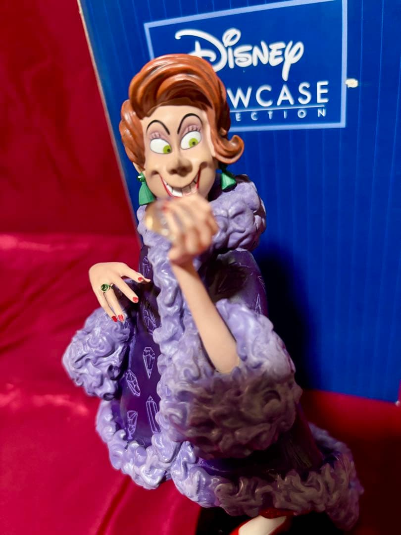 ショーケース　ビアンカの大冒険　ディズニー　ヴィランズ　マダムメデューサ　置物