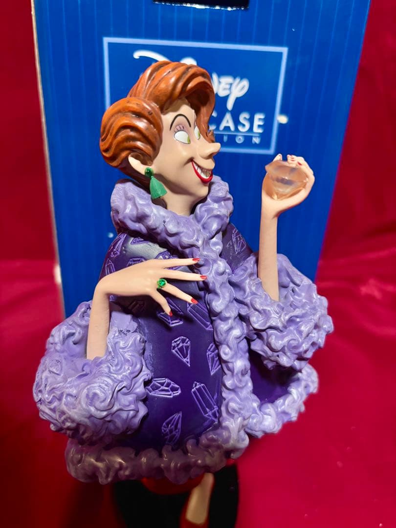 ショーケース　ビアンカの大冒険　ディズニー　ヴィランズ　マダムメデューサ　置物
