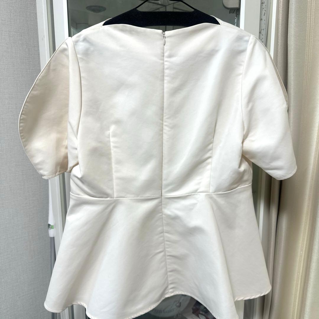 【お値下げしました】Heve ハートネックペプラムブラウス　トップス