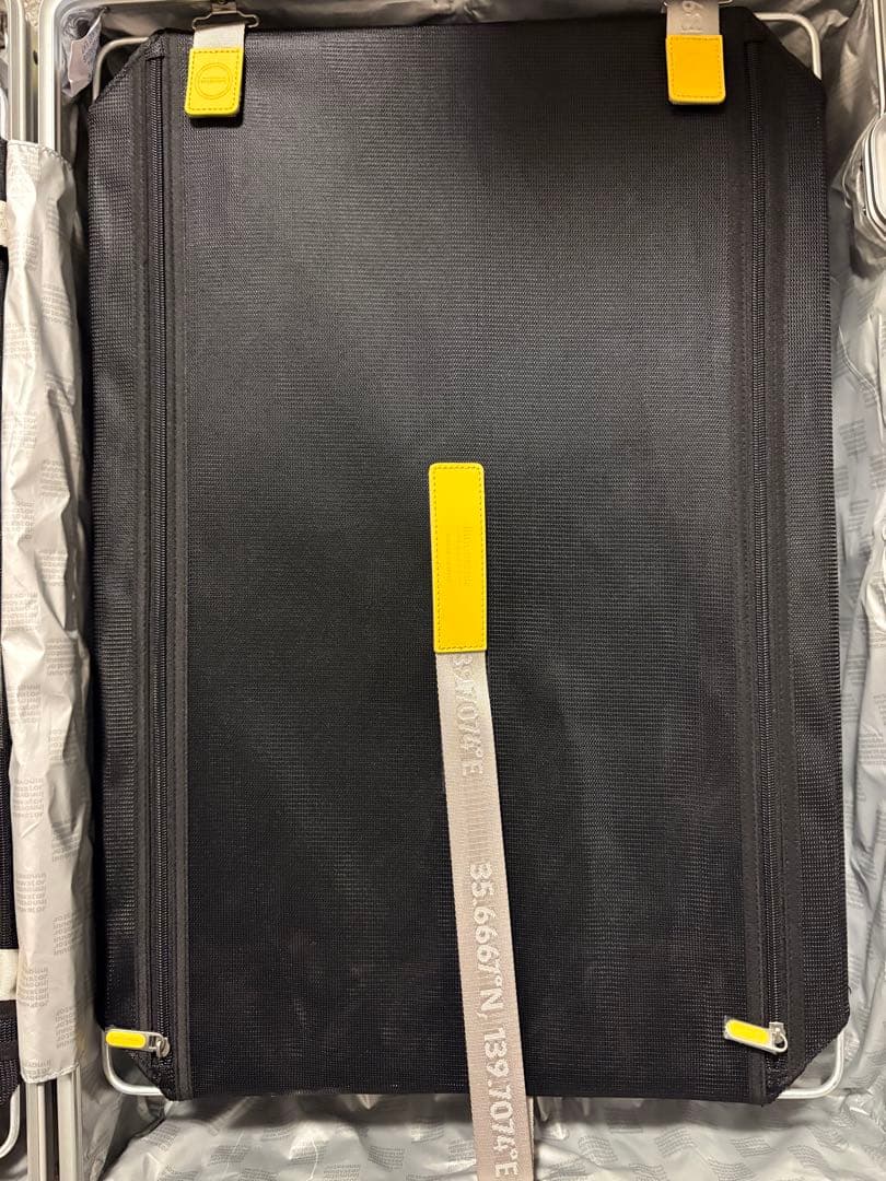 イノベーター　INV7811STP スターリングシルバー 96L スーツケース