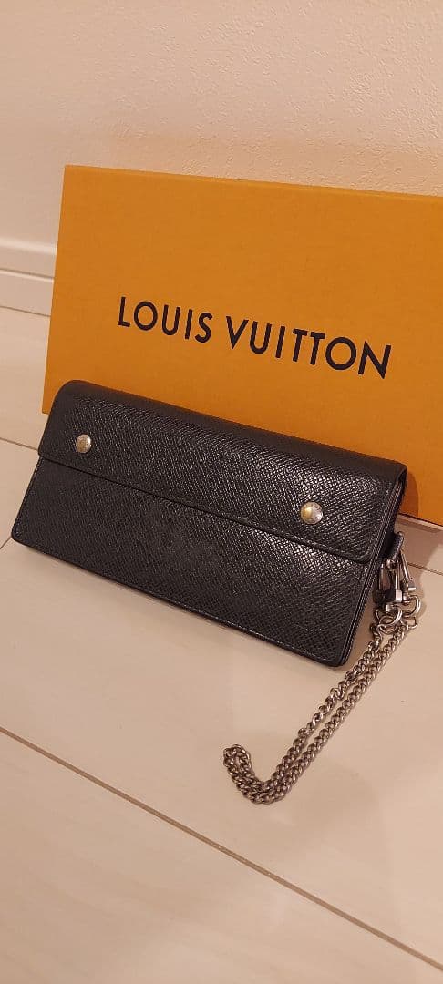LOUIS VUITTON 長財布 チェーン付き　美品
