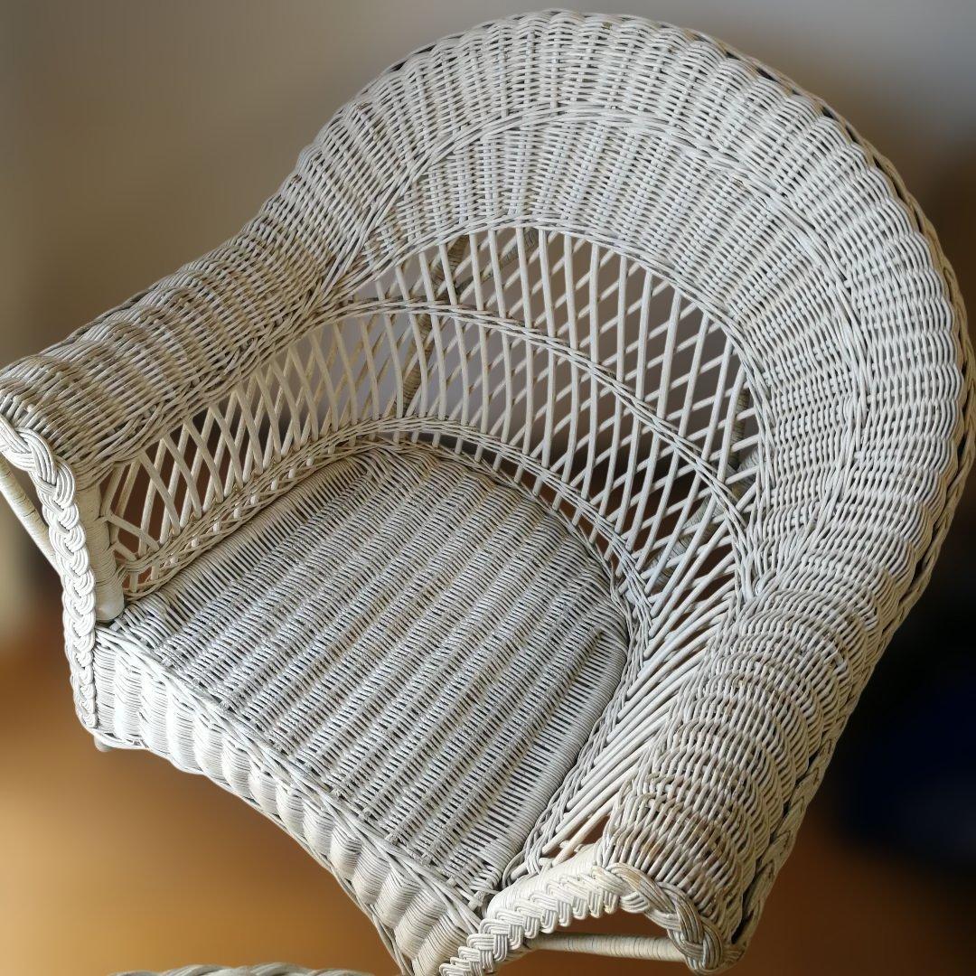 A ホワイトラタン編み込み椅子　籐家具