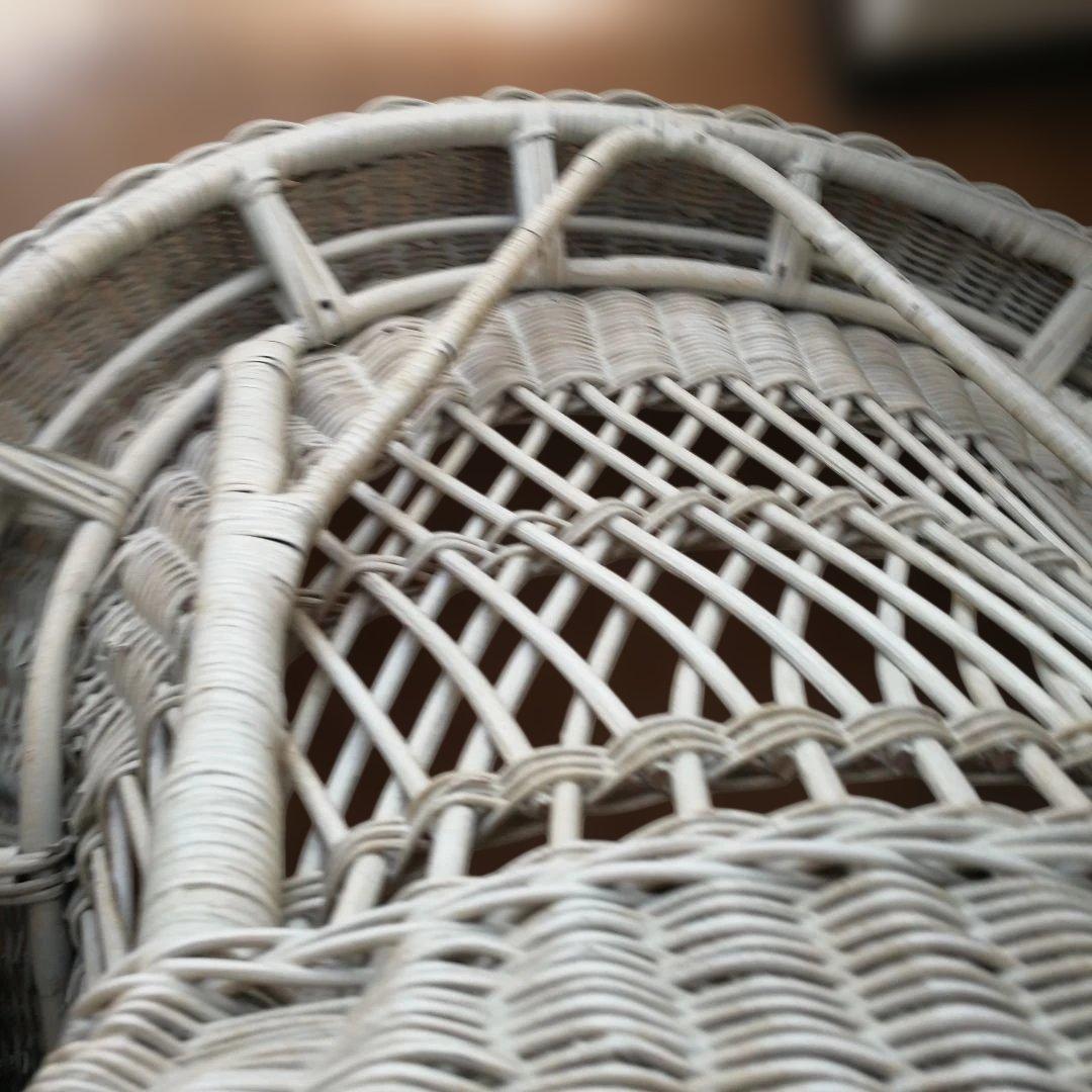 A ホワイトラタン編み込み椅子　籐家具